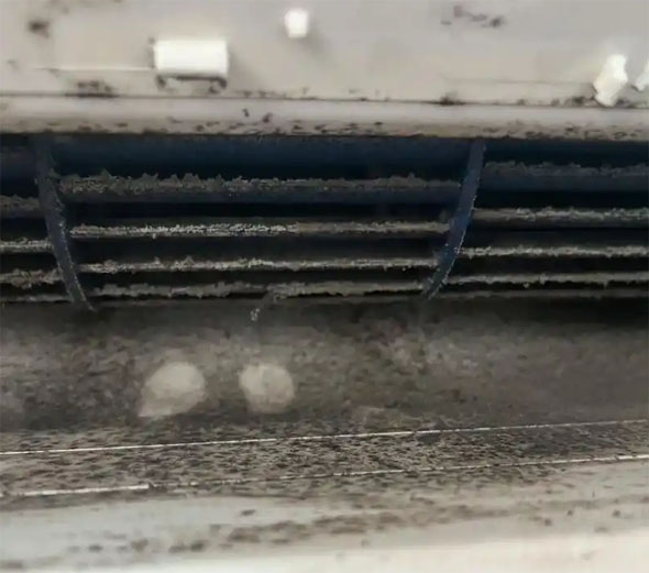 交城空调吹的风有股烧焦味是怎么回事